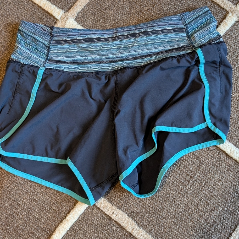 Lululemon shorts size 4